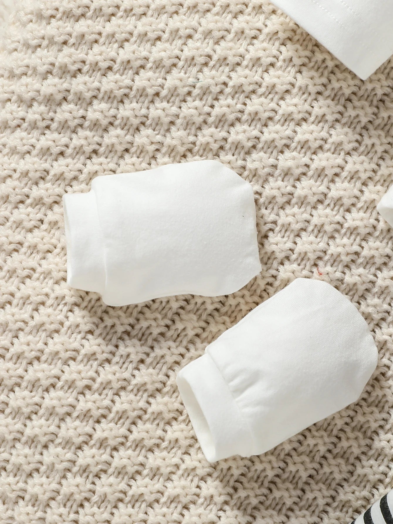 4Pcs Baby Boy's all seasons Full Cartoon Elephant Streetwear Fashion Pantsuit +Hat +Gloves+Bib